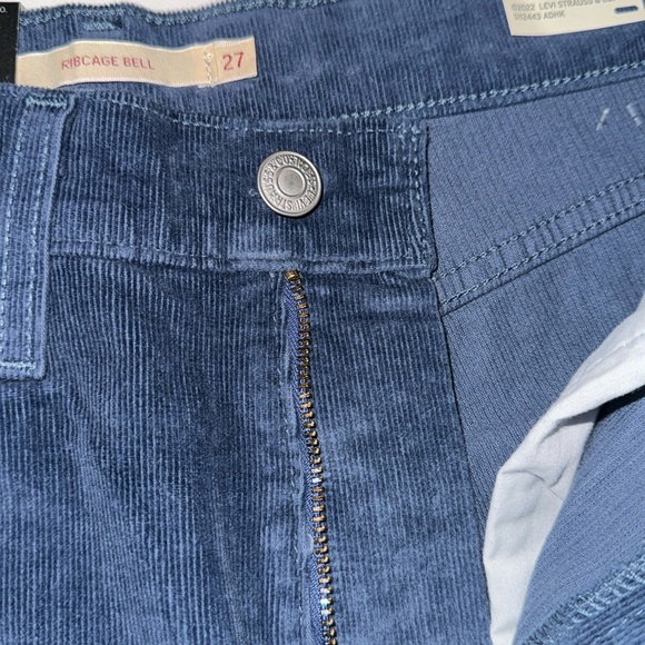 PREMIUM LEVIS RIBCAGE BELL CORDUROY - Picture 4 of 8